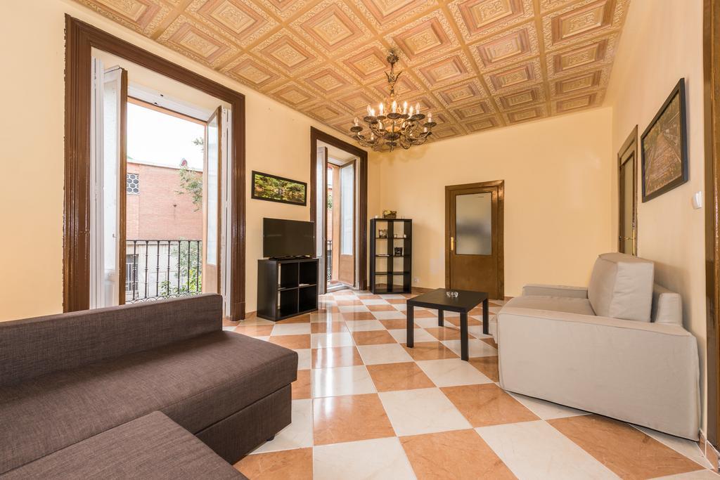 Grand Latina Apartment Мадрид Стая снимка