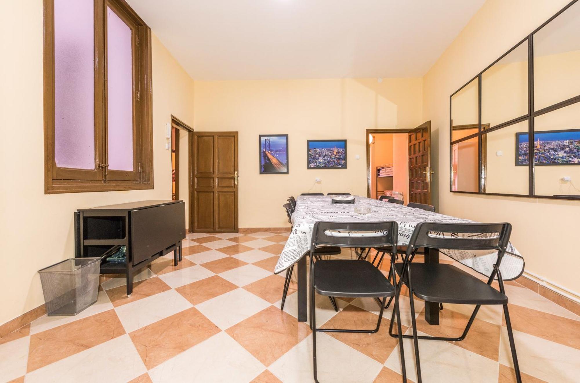 Grand Latina Apartment Мадрид Екстериор снимка