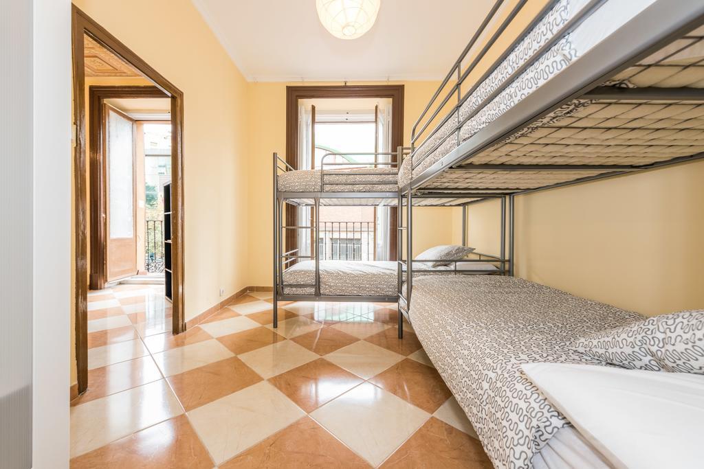 Grand Latina Apartment Мадрид Стая снимка