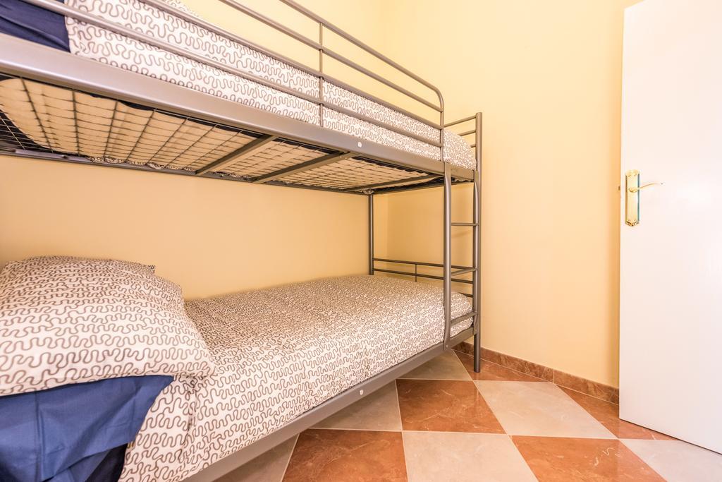Grand Latina Apartment Мадрид Стая снимка