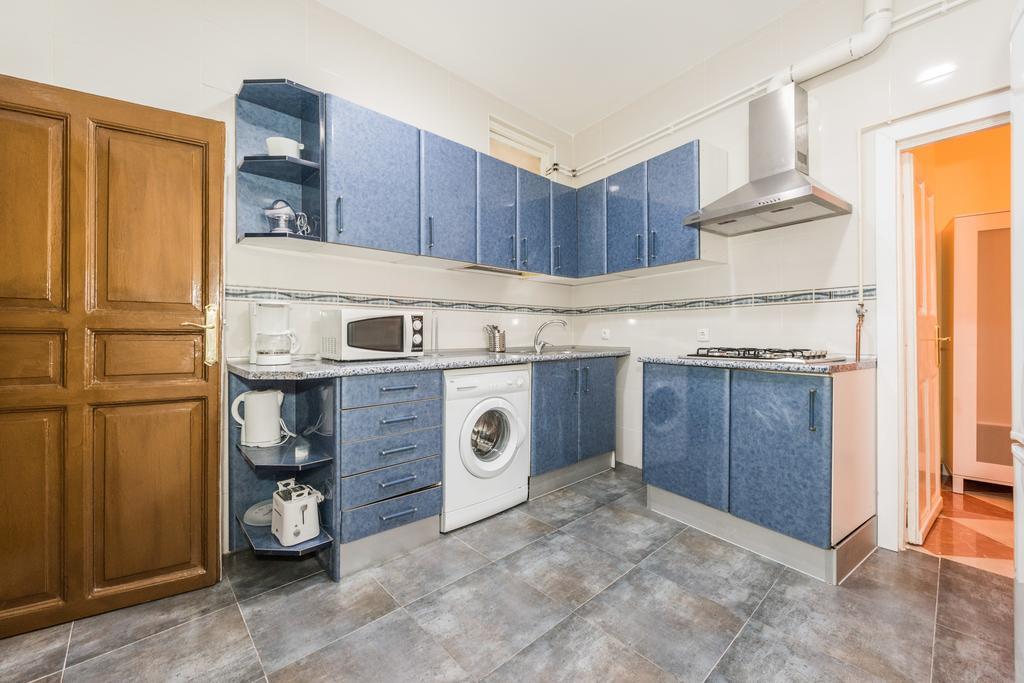 Grand Latina Apartment Мадрид Стая снимка