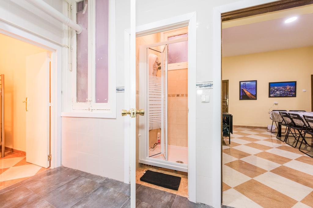 Grand Latina Apartment Мадрид Стая снимка