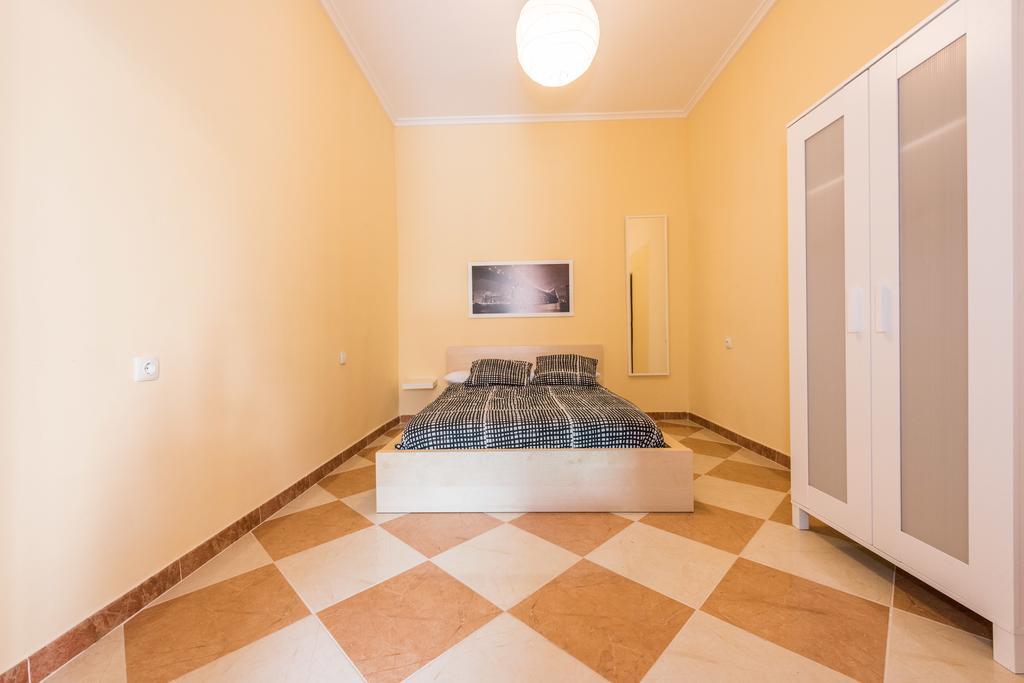 Grand Latina Apartment Мадрид Стая снимка